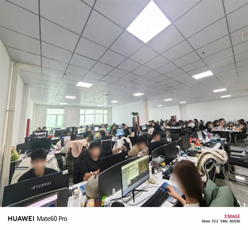 合作标注基地内的数据作业人员与工位